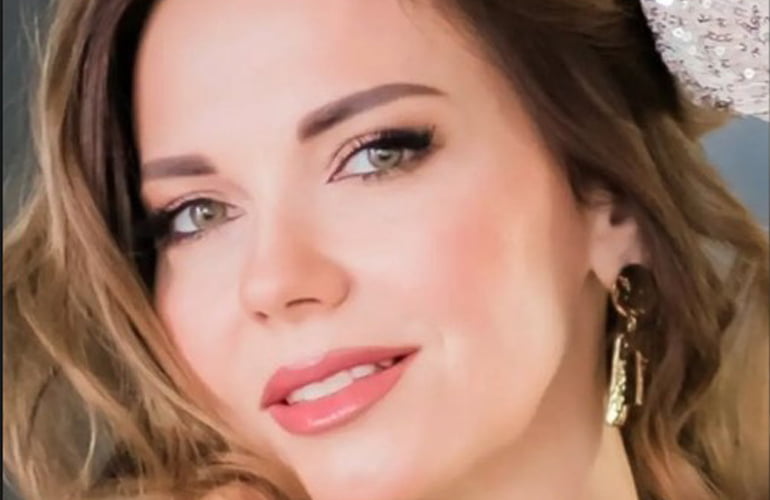 Elena Coré promotional portrait