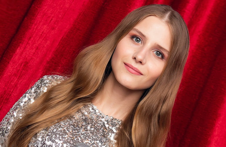 Elina Bychenok promotional portrait