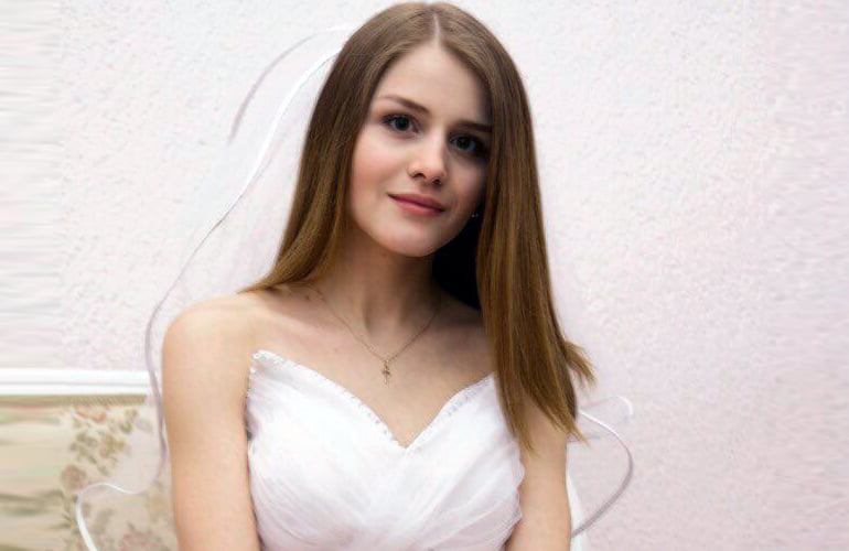 Elina Bychenok performance photograph