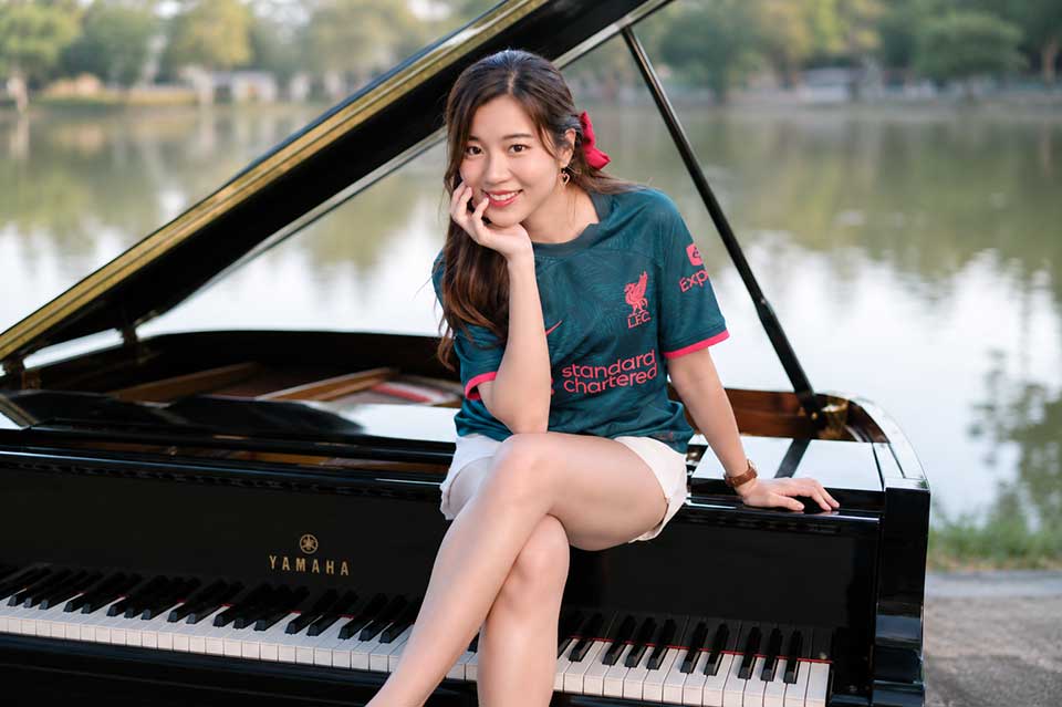 Candid Kibt international pianist