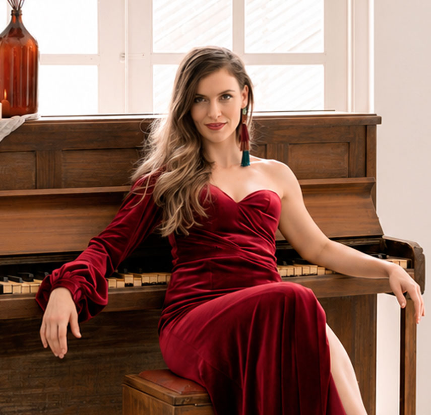 Oana Muresan international pianist