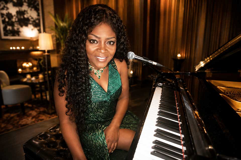Pam E Williams